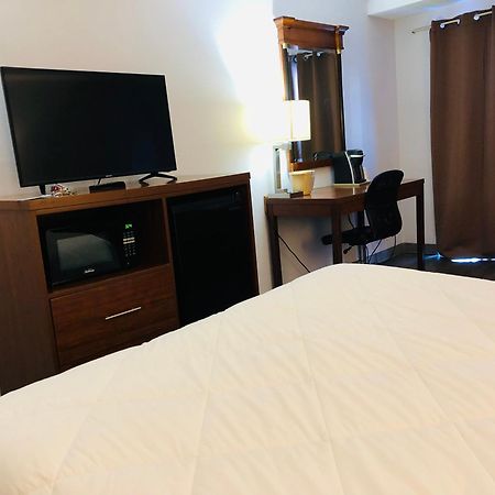 Travelodge By Wyndham Welland Εξωτερικό φωτογραφία