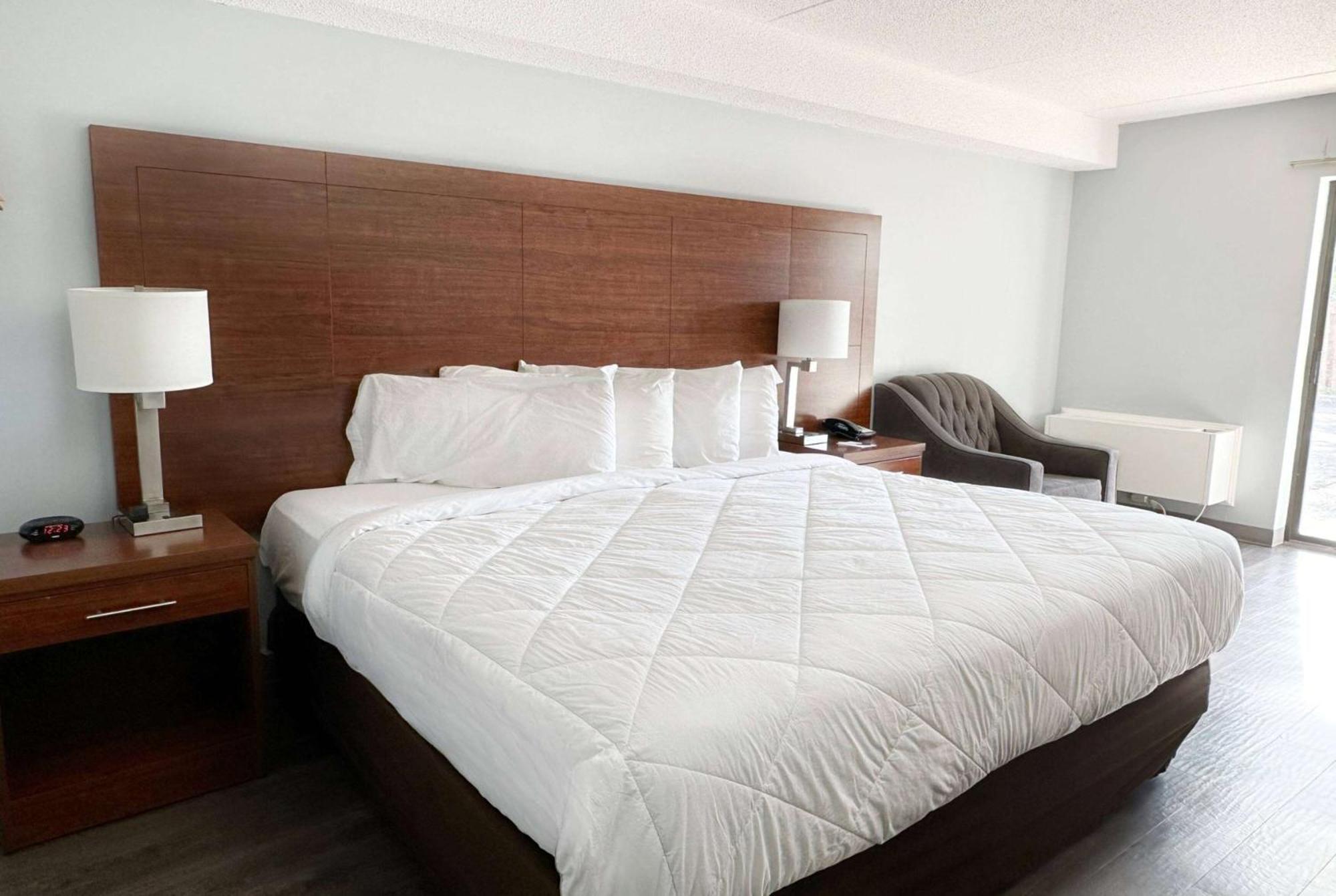 Travelodge By Wyndham Welland Εξωτερικό φωτογραφία