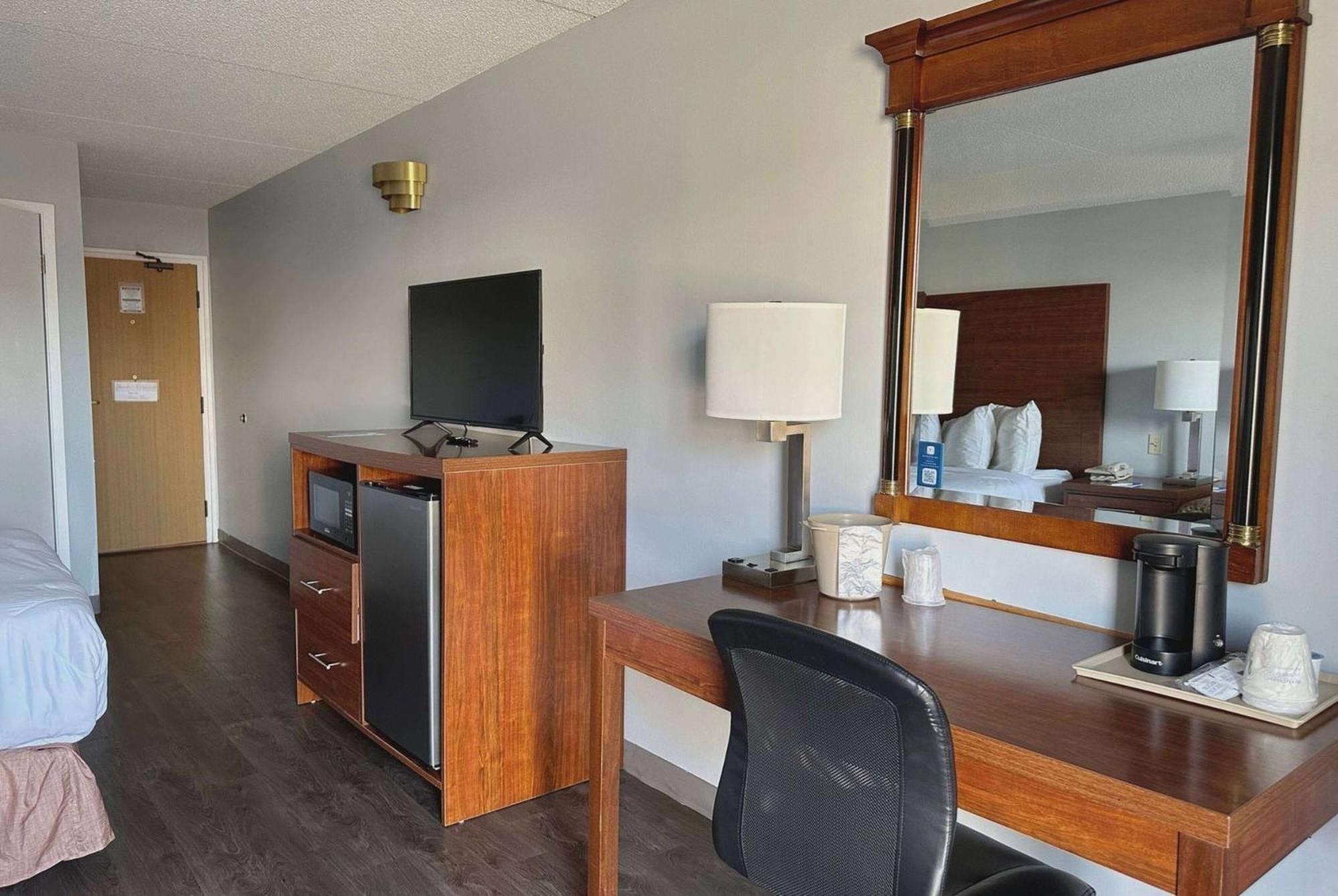 Travelodge By Wyndham Welland Εξωτερικό φωτογραφία